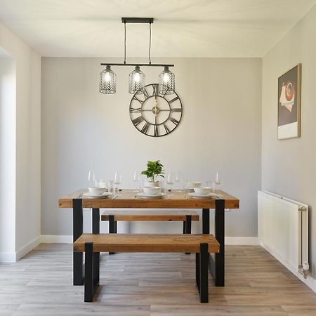 Mersey Way, Spacious 3 Bed Home, Close To Sheffield City Centre & Free Driveway Parking - Perfect For Workers, Groups & Families - Hosted By Stay Host Save エクステリア 写真