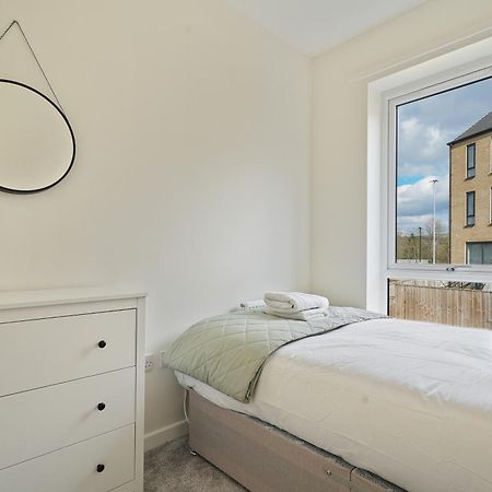 Mersey Way, Spacious 3 Bed Home, Close To Sheffield City Centre & Free Driveway Parking - Perfect For Workers, Groups & Families - Hosted By Stay Host Save エクステリア 写真