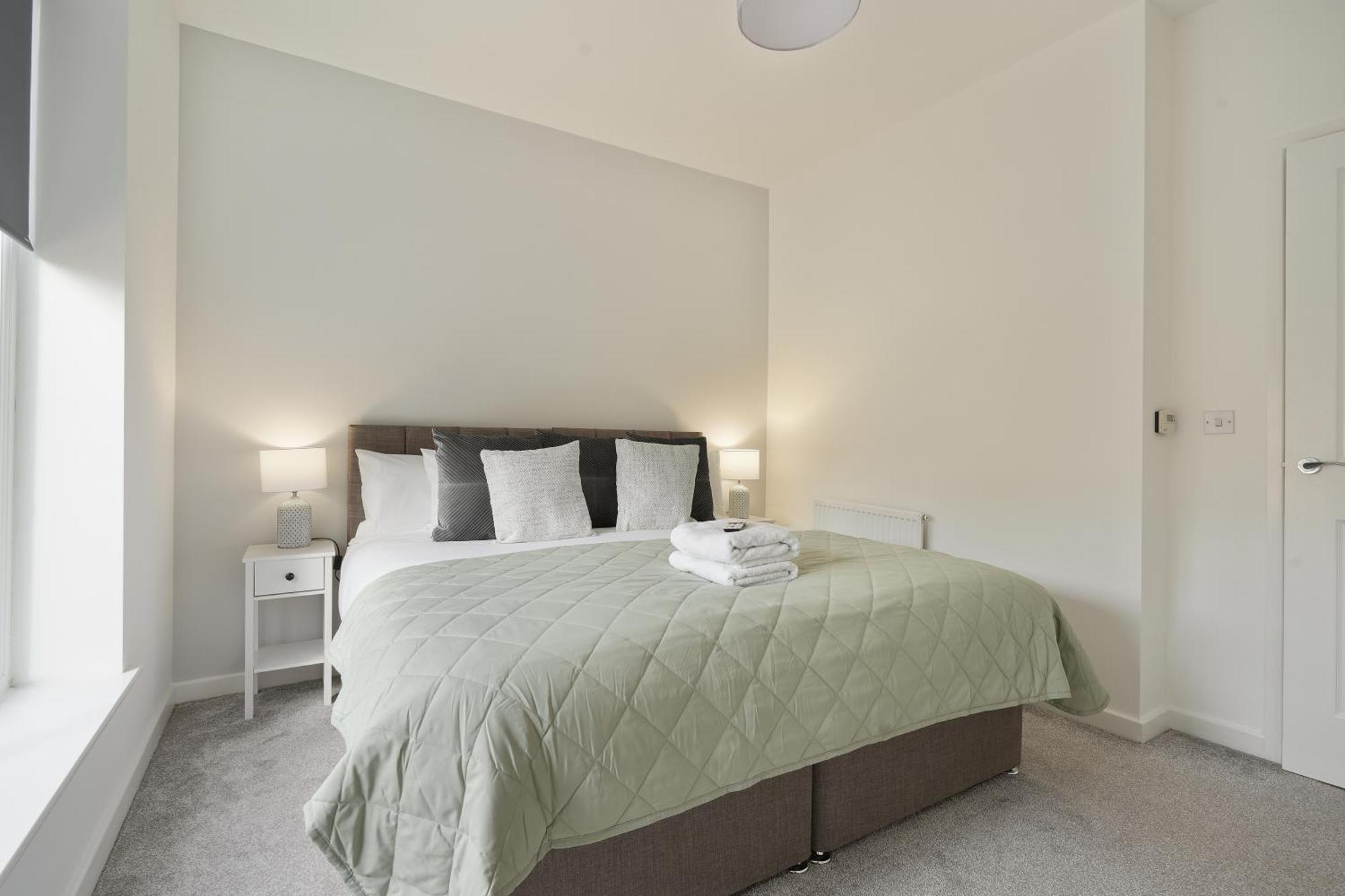 Mersey Way, Spacious 3 Bed Home, Close To Sheffield City Centre & Free Driveway Parking - Perfect For Workers, Groups & Families - Hosted By Stay Host Save エクステリア 写真