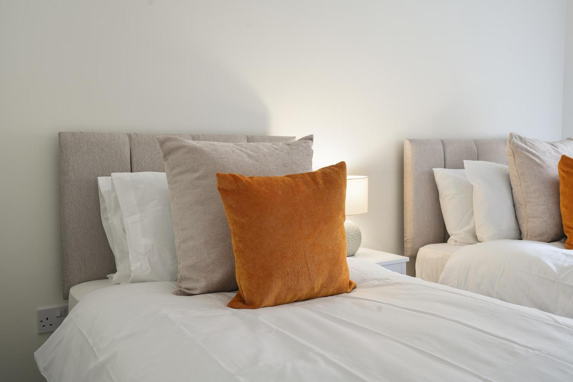 Mersey Way, Spacious 3 Bed Home, Close To Sheffield City Centre & Free Driveway Parking - Perfect For Workers, Groups & Families - Hosted By Stay Host Save エクステリア 写真