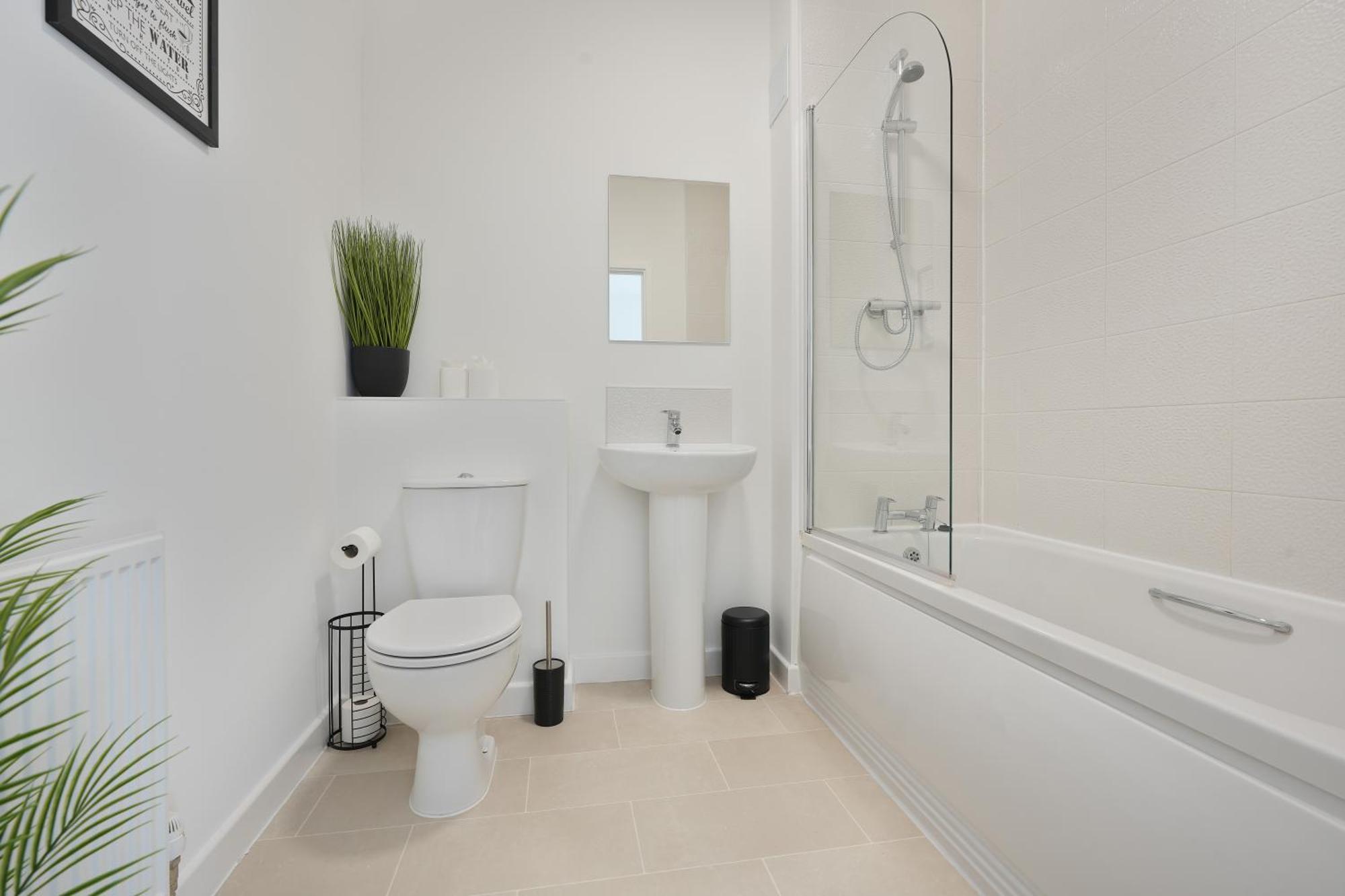 Mersey Way, Spacious 3 Bed Home, Close To Sheffield City Centre & Free Driveway Parking - Perfect For Workers, Groups & Families - Hosted By Stay Host Save エクステリア 写真