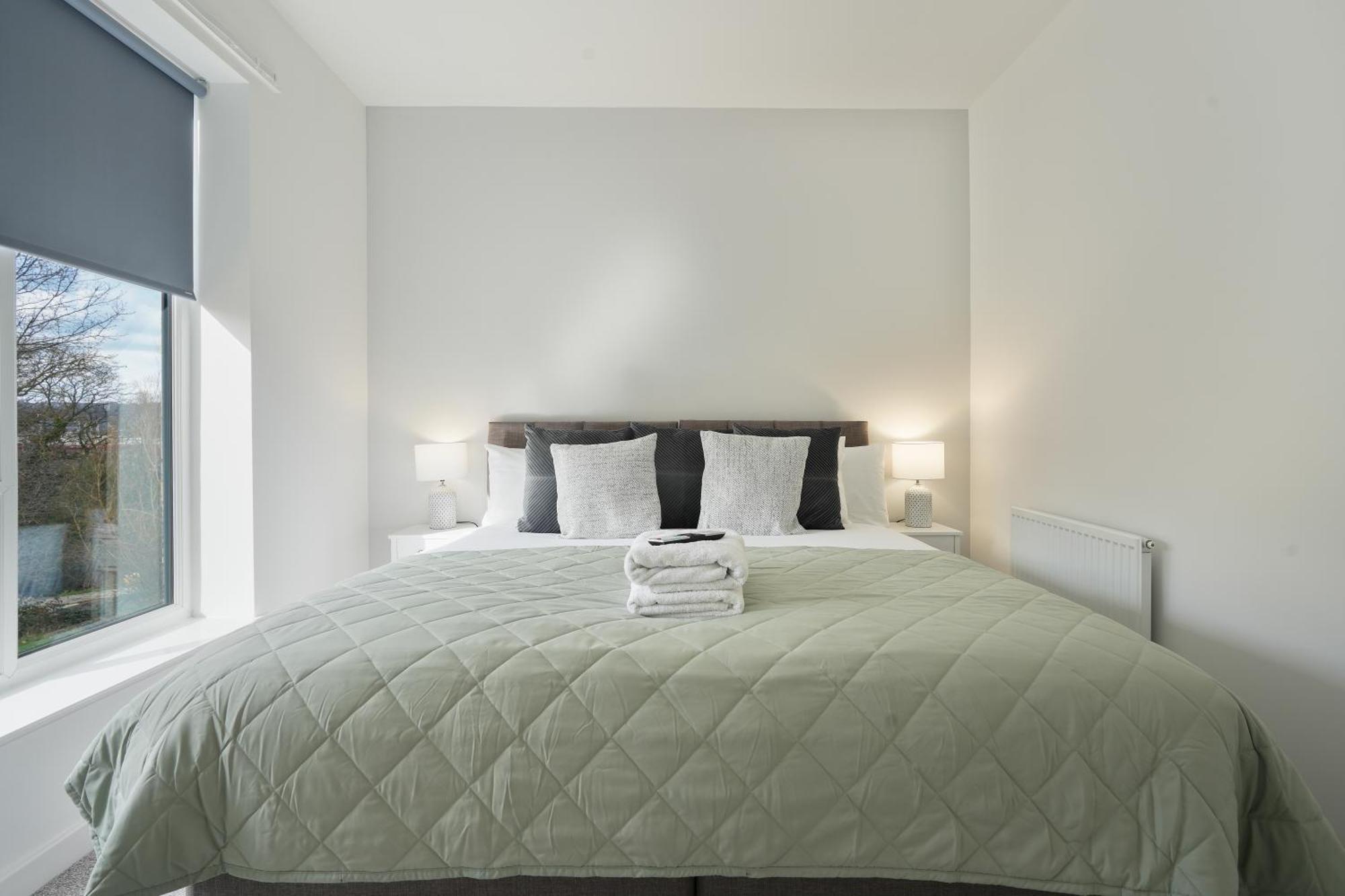 Mersey Way, Spacious 3 Bed Home, Close To Sheffield City Centre & Free Driveway Parking - Perfect For Workers, Groups & Families - Hosted By Stay Host Save エクステリア 写真